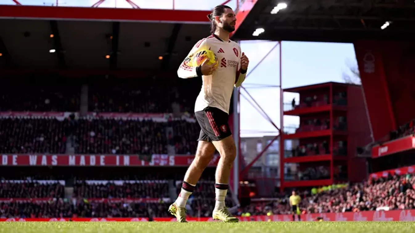 Szoboszlai Dominik kicentizte, videón a bizarr gól