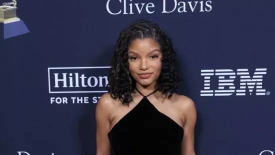 Hűha: Az egykori Kis hableány formás idomokkal bájol el