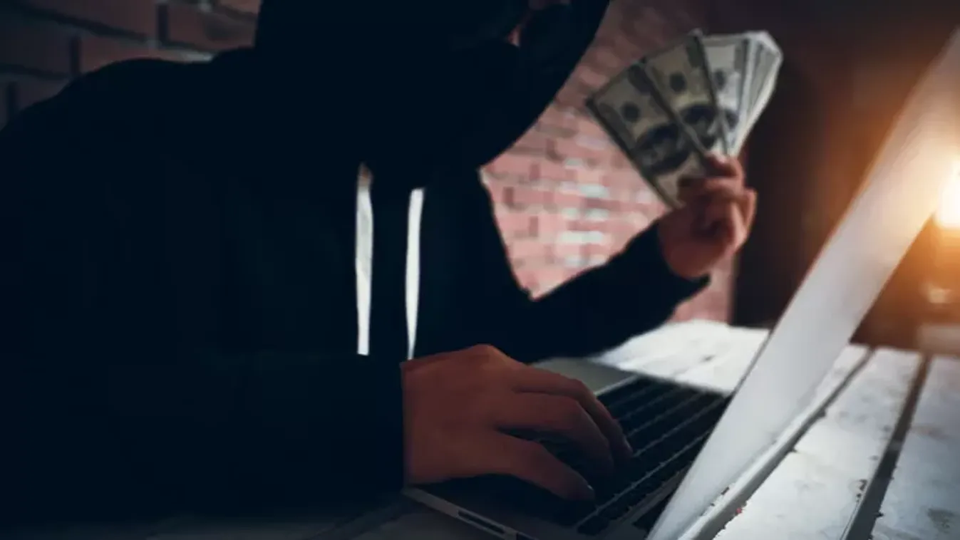 Közel 3 millióval verték át a csalók