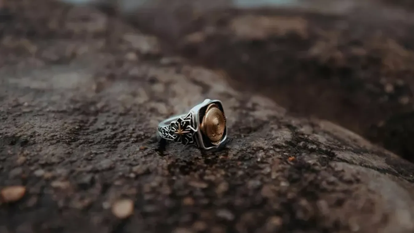 Egy gyűrű mind felett: A férfi nem adta fel - Végre megtalálták elveszett kincsét