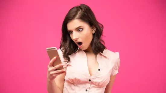 Hatalmas összeget nyert a lottószelvényen egy nő, amit a férje vett neki