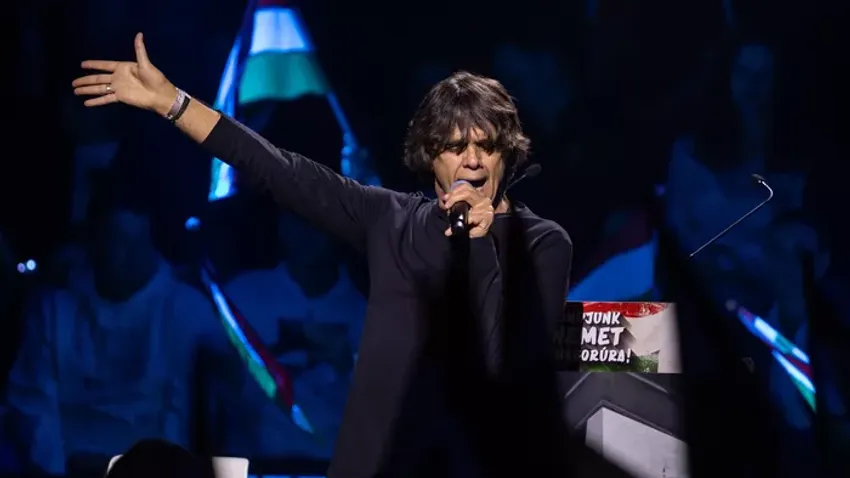 Vastaps fogadta Takáts Tamást a Háborúellenes Gyűlésen