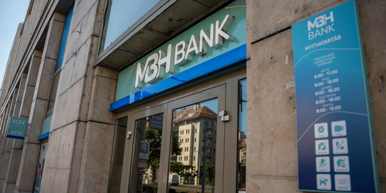 Nagy a baj az MBH Banknál: leállást jelentettek be