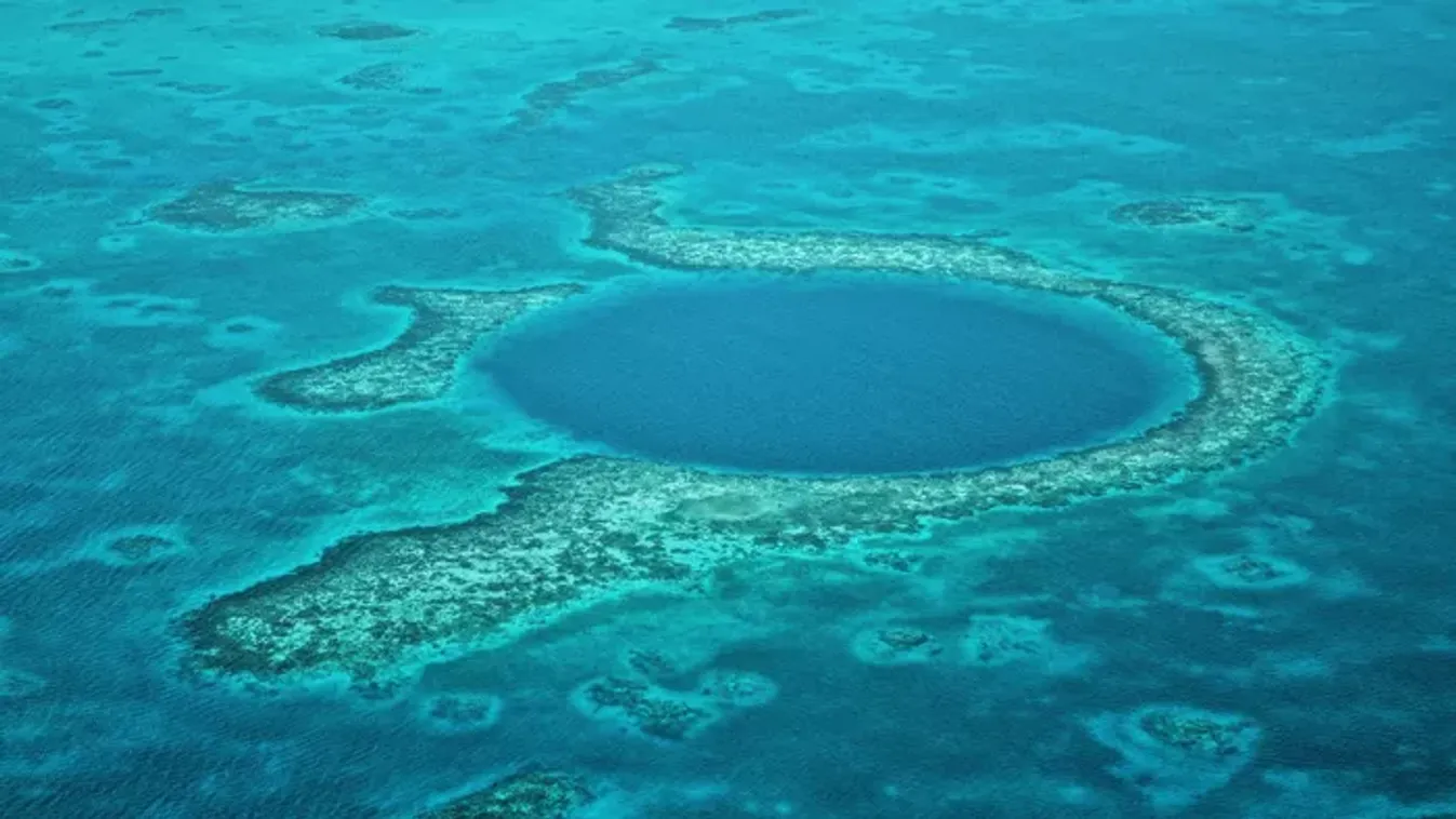 A tudósoknak fogalmuk sincs, mi van a világ legmélyebb tengeri kék lyukának mélyén