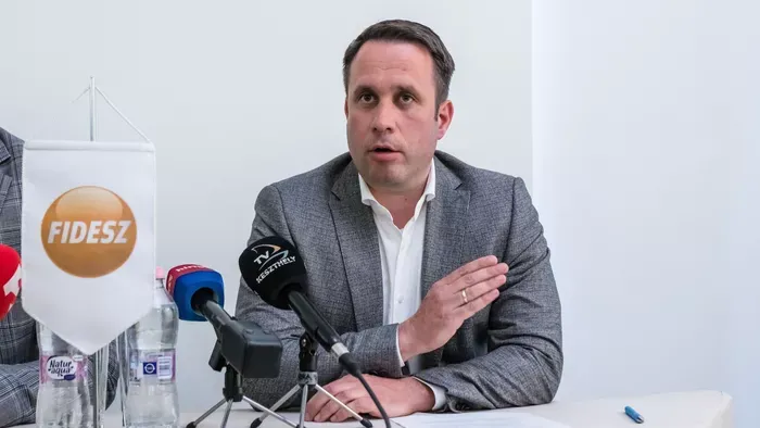 Dömötör Csaba: Nem engedünk a zsarolásnak