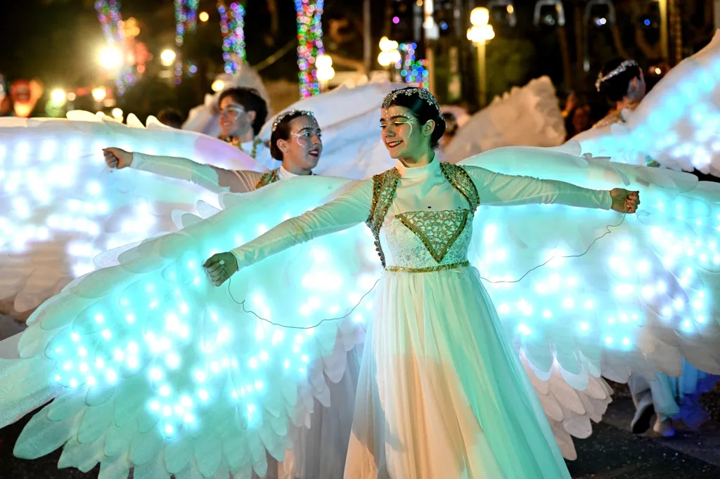 2eme corso carnavalesque nocturne du Carnaval 2026 - Vive la Reine, à Nice, le 14 février 2026. Le Carnaval se déroule du 11 février au 1 mars 2026. Il est le 1er carnaval de France et l'un des plus célèbres du monde, avec ceux de Rio et de Venise, attira