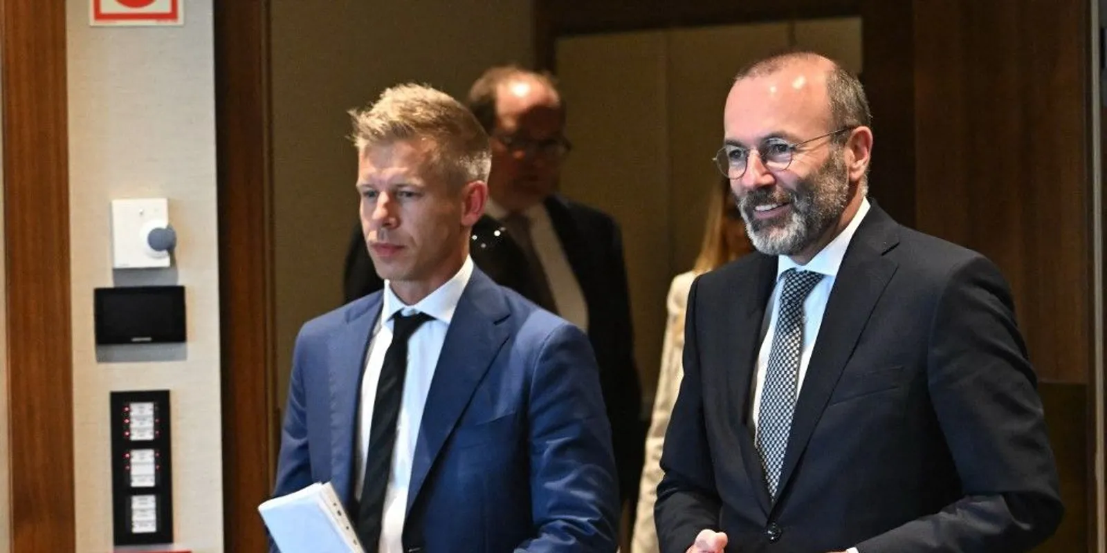 Így tárgyal Magyar Péter a háborúpárti európai politikusokkal