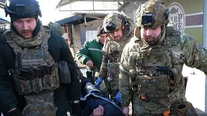 Ukránok menekülnek délkeletről, Oroszország előrenyomul