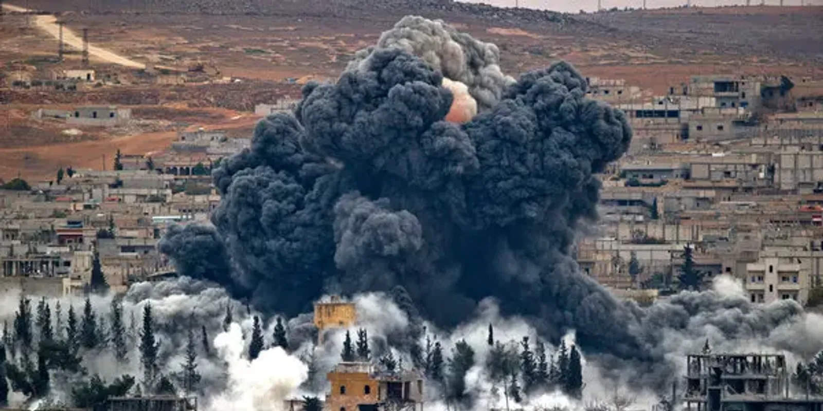 Az Iszlám Állam bázisait bombázza az USA Szíriában