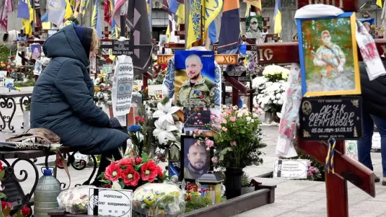 Ukrajna az özvegyek és az árvák országa lett a négy éve tartó háborúban. 60 ezer gyermek vesztette el a szüleit
