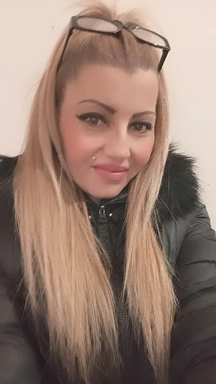 Csilla állítja: egy vécében szülte meg kislányát.