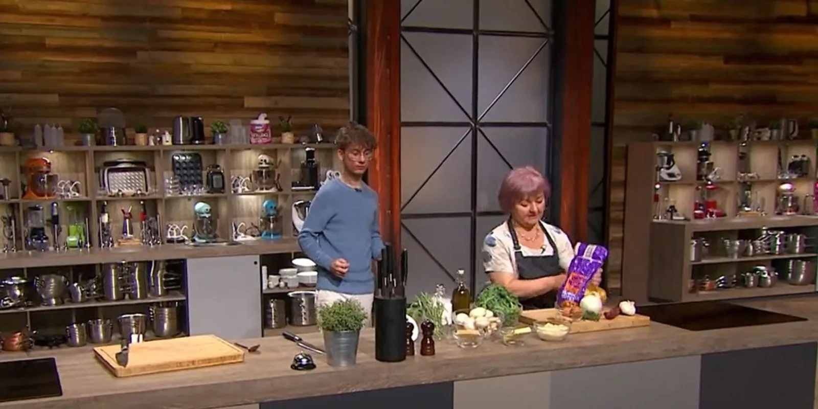 A Megasztár énekese megjelent a Séfek Séfében