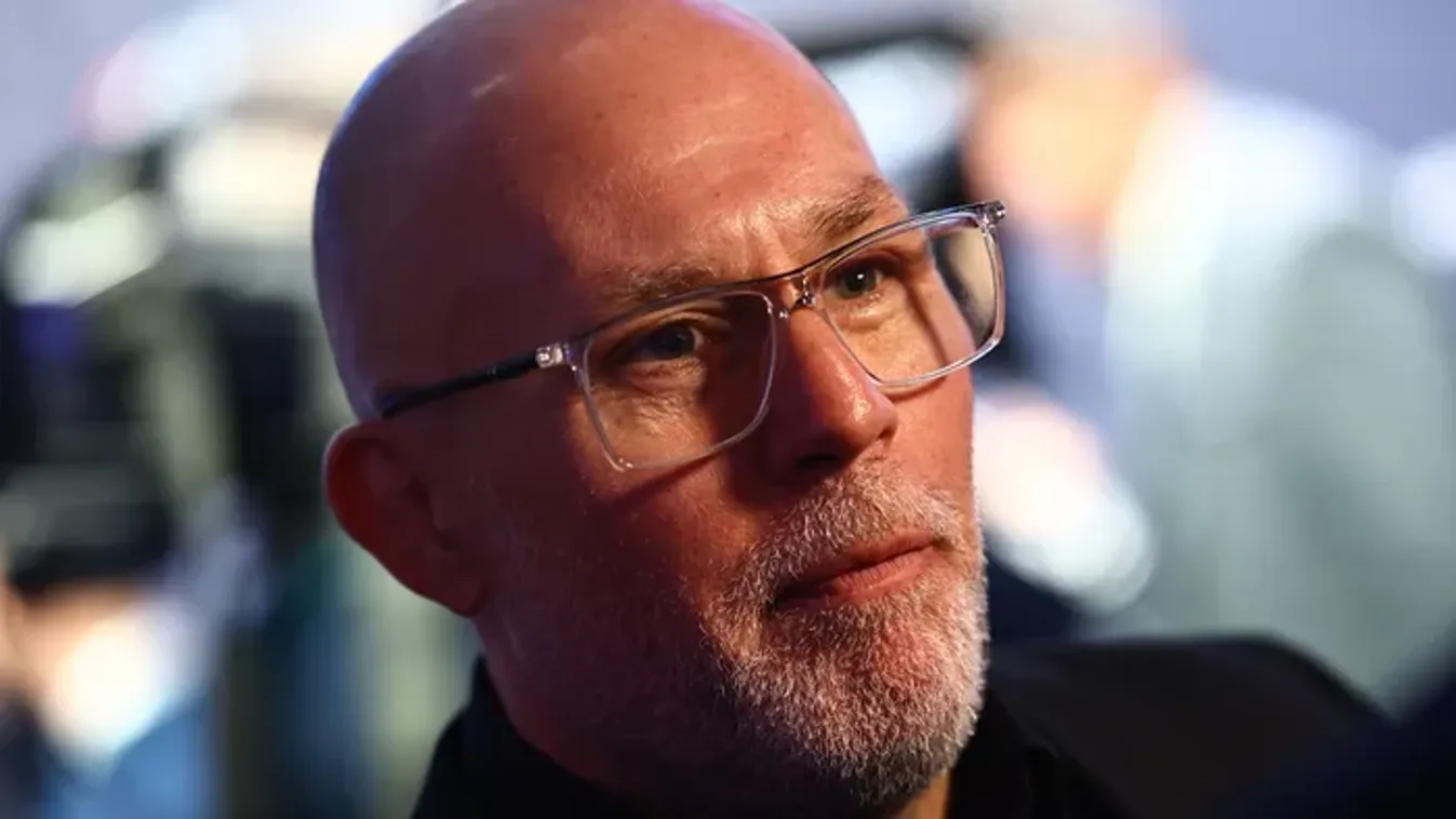 Dopeman véleménye Magyar Péterről: Az ország irányítására nem alkalmas