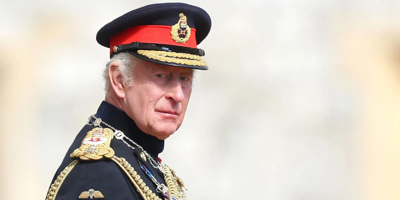 Károly királyra ismét rákiabáltak, mindenki ledöbbent