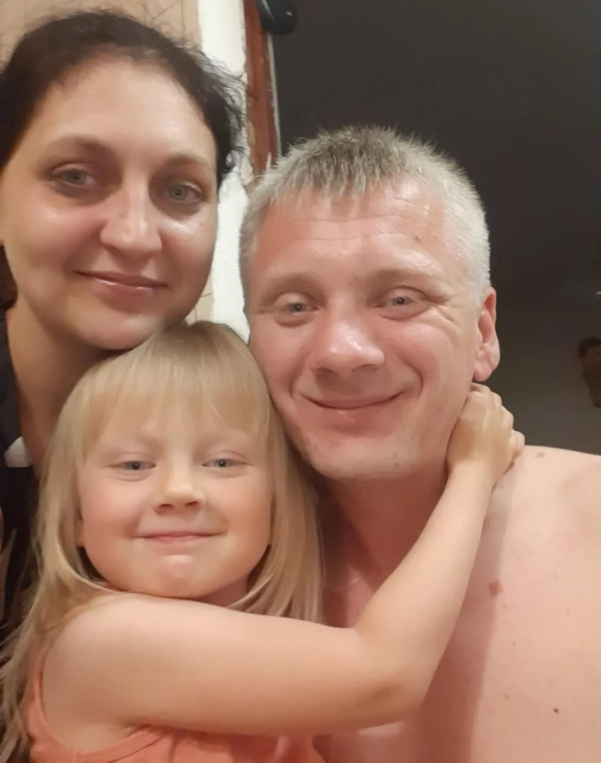 Artem Tretiakov, az eltűnt ukrán férfi családjával