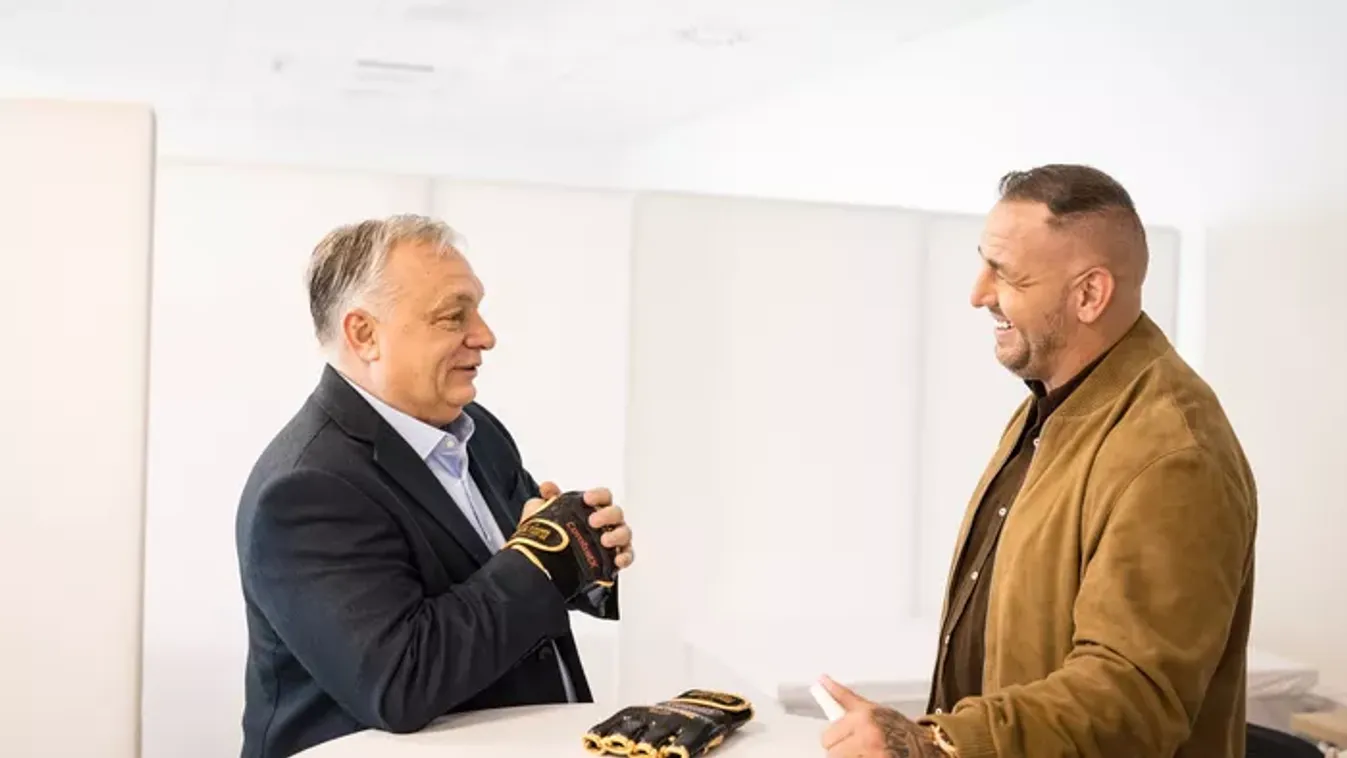 "Győzelemre!" - Nem akármit írt alá Orbán Viktor