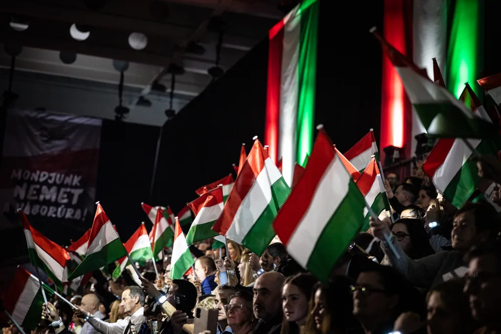 2025. 02. 07. DÁP, HEGY, háborúellenes gyűlés, szombathely
tömeg