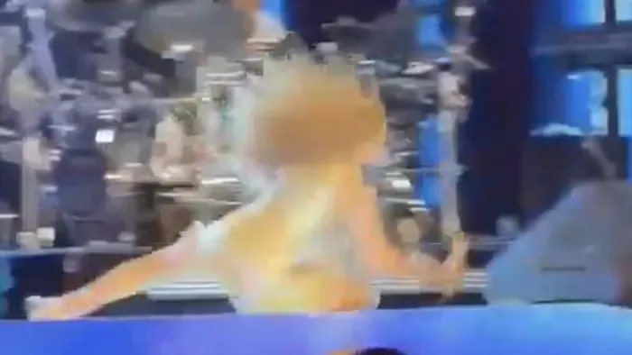 Shakira csúnya balesetet szenvedett a színpadon