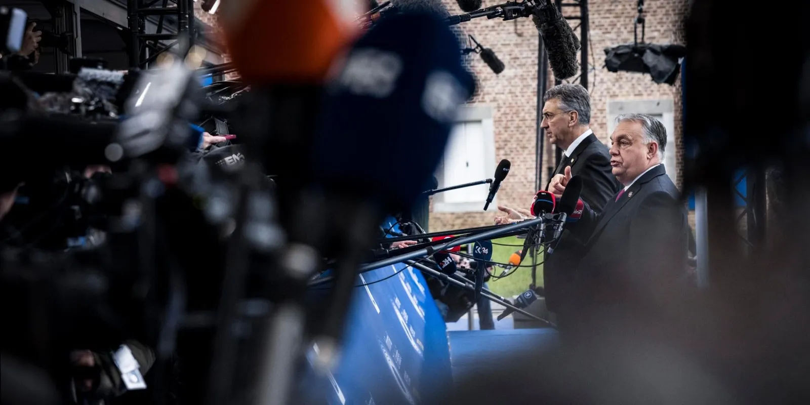 Orbán Viktor: Sajtószkander!