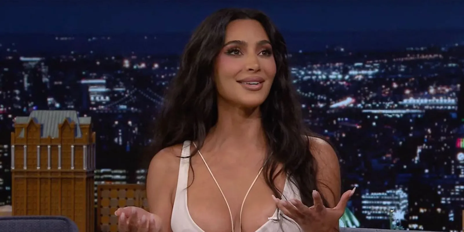 Kim Kardashian lánya, North West pénzt kért a követőitől