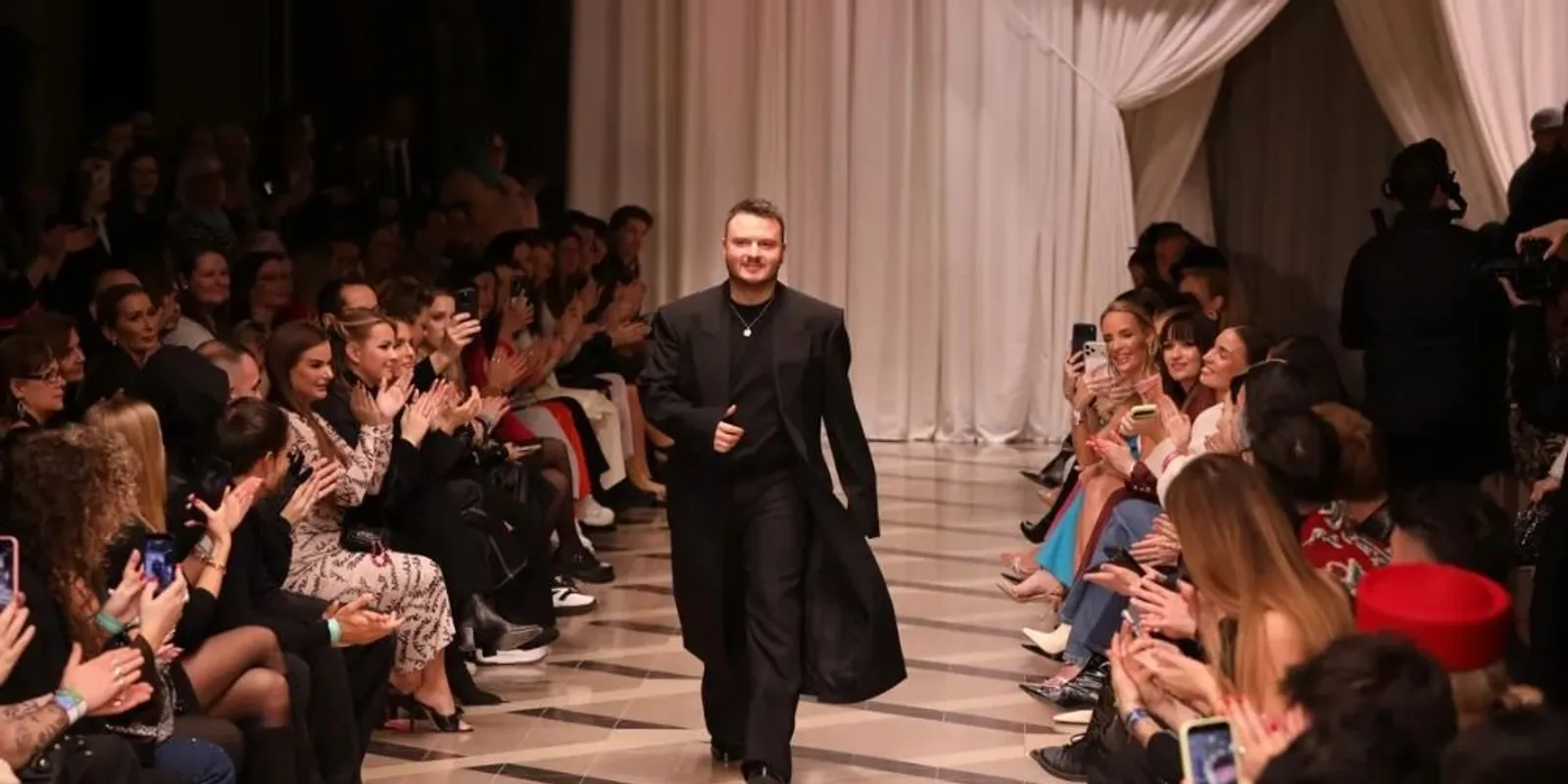 Budapest Central European Fashion Week: Richard Demeter vörös forradalma letarolta a kifutót