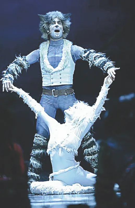 Kiss Ernő Zsolt a Madách Színházban futó Macskák musicall-ben