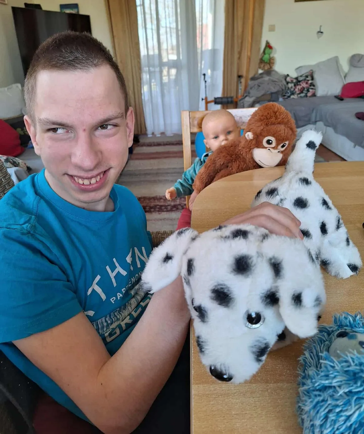 Gimpel Bálint egy halmozottan sérült fiú, aki hamarosan Nazarov-műtétre készül