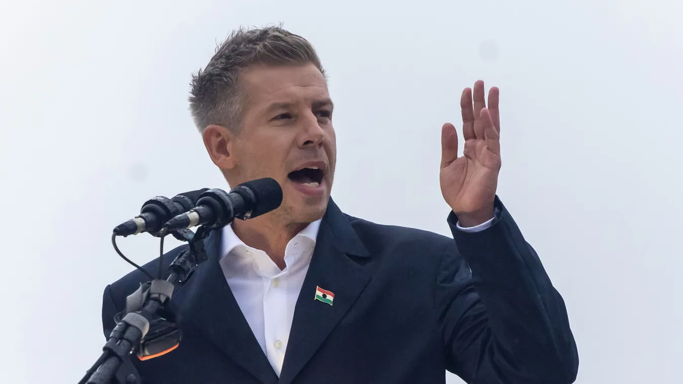 Csak néhány százan érdeklődtek Magyar Péter iránt.