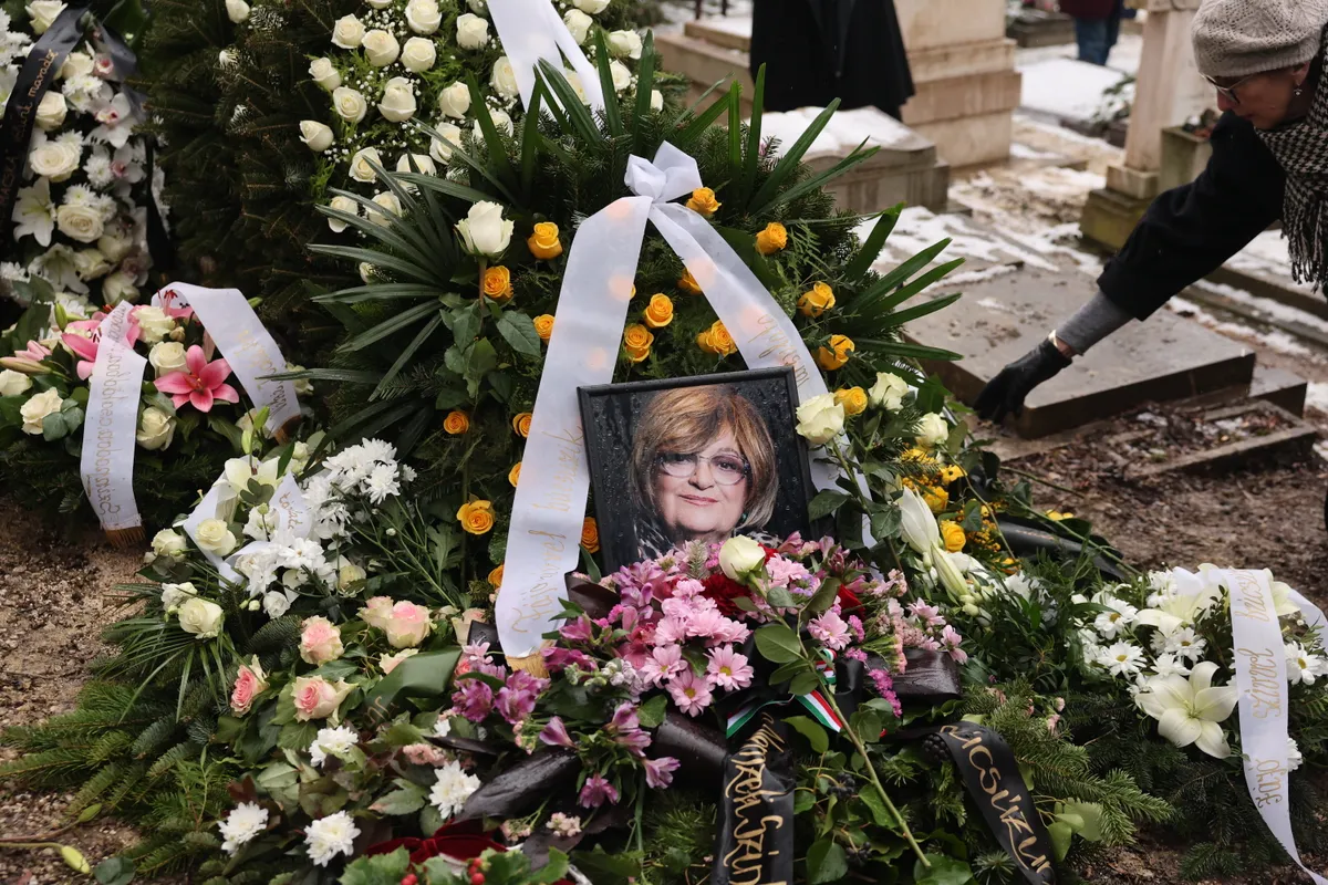 Voith Ági temetésén az ég is sírt