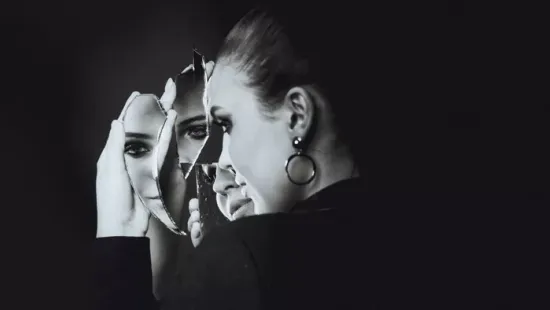  Egy au pair furfangos kettős gyilkosságot tervezett