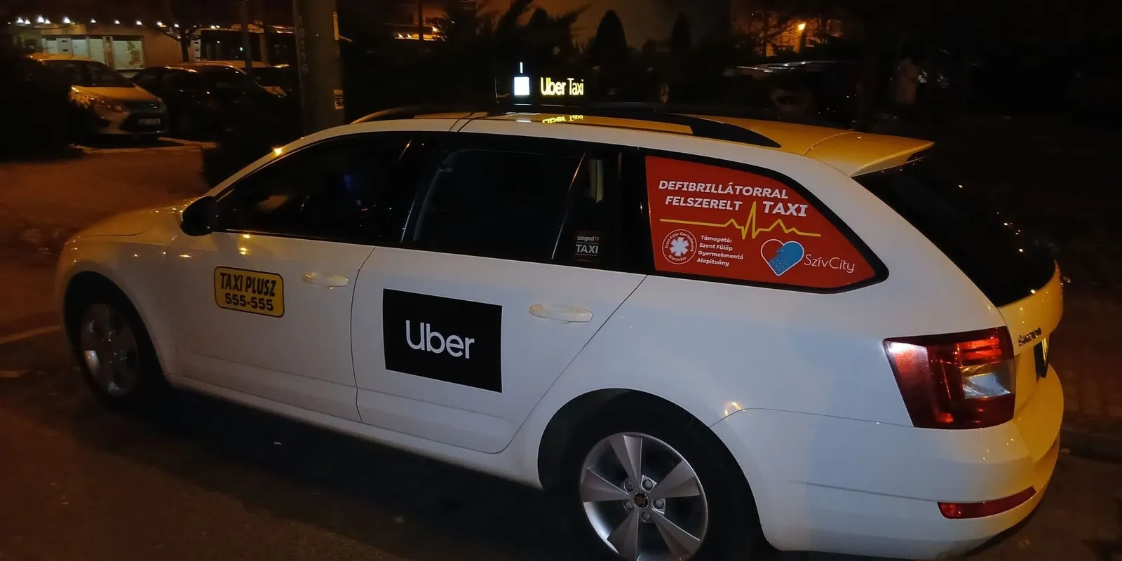 Defibrillátorral felszerelt taxi segíti a szegedieket