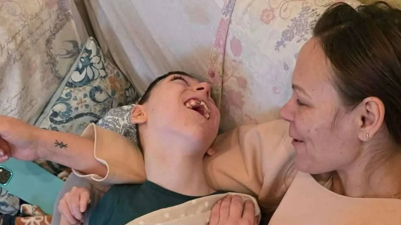 Móricz Levi folyton a kórházban van epilepszia miatt.