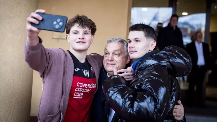 Szívmelengető képek Orbán Viktor első állomásáról! - Fotók