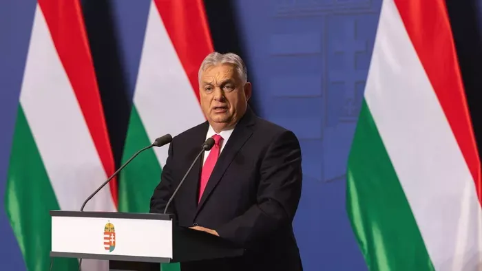 Orbán Viktor: Nagy a nyomás, hogy katonákat küldjünk Ukrajnába