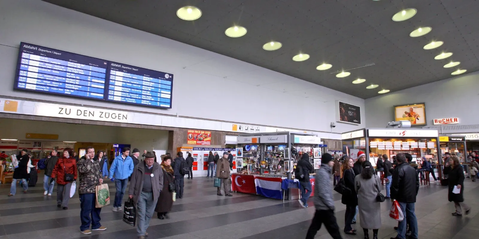 Migráns késelt meg több embert a würzburgi pályaudvaron