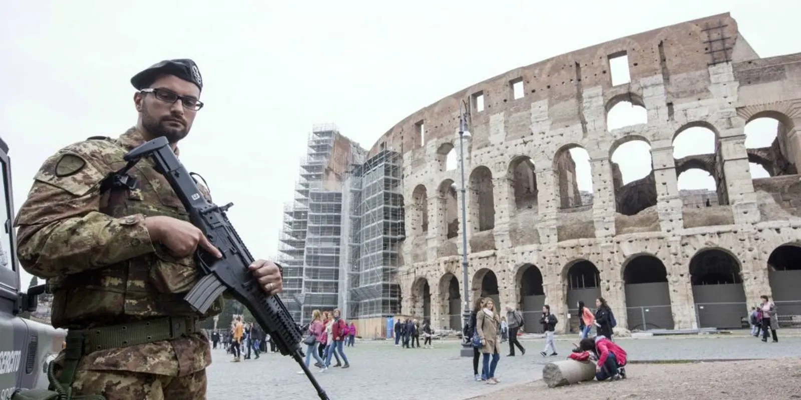 Migránsbűnözés: Páncélosok őrzik a Colosseumot