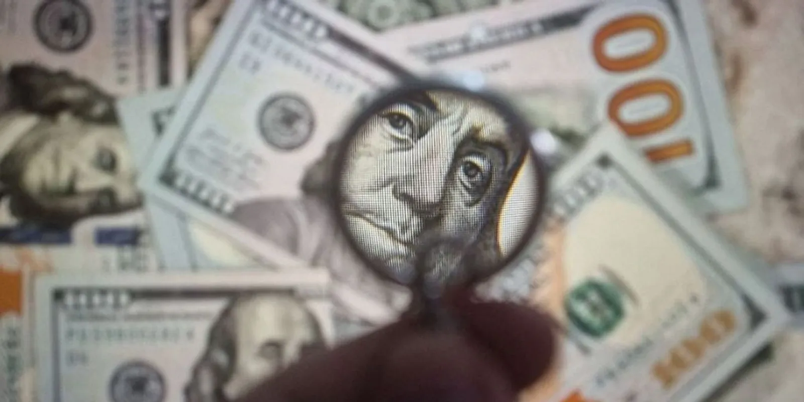  Ukrajnában sok százmillió forintnyi segélyt sikkasztottak el