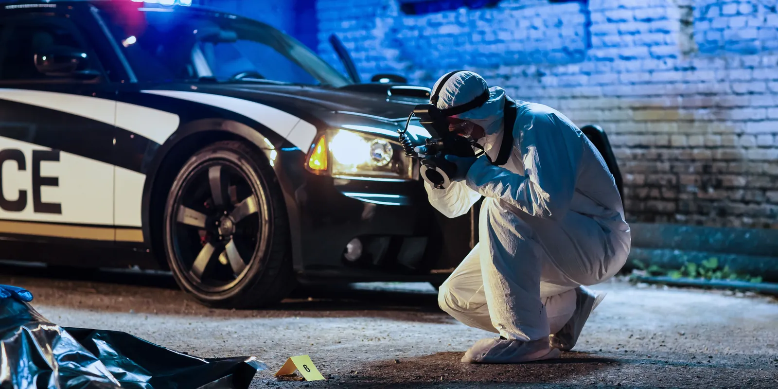 Kiugrottak a tinédzserek az ablakon