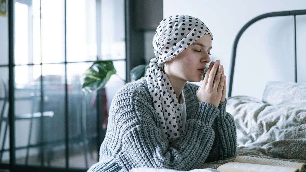 Fiatal édesanya váltja be nemrég elhunyt barátja kérését