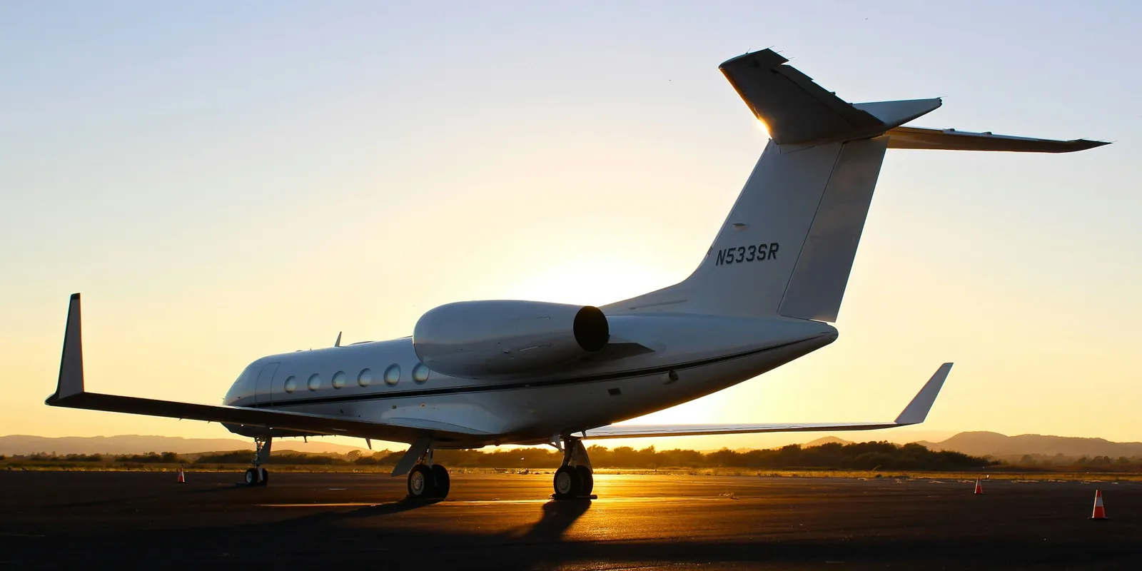 A mélybe zuhant egy repülőgép, rengeteg a halálos áldozat