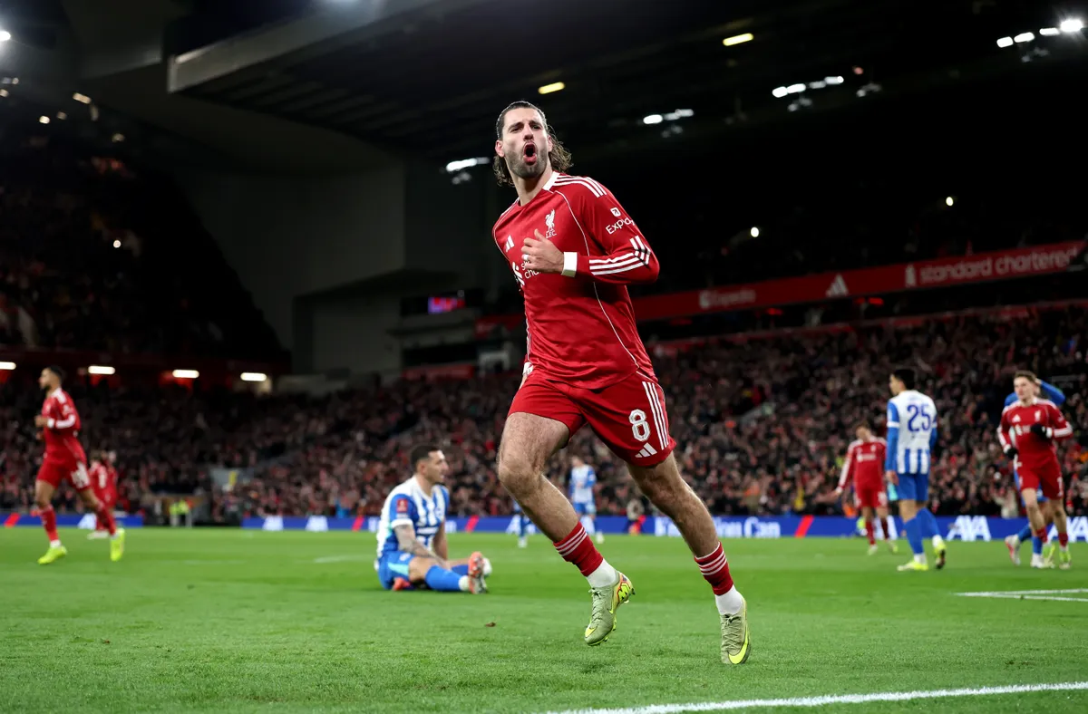 Szoboszlai Dominik gólöröm, Arne Slot elégedett