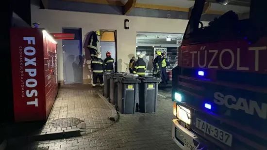 Megáll az ész: részeg férfi riasztotta a tűzoltókat Tahitótfaluban – nem hiszed el, honnan kellett kiszabadítani