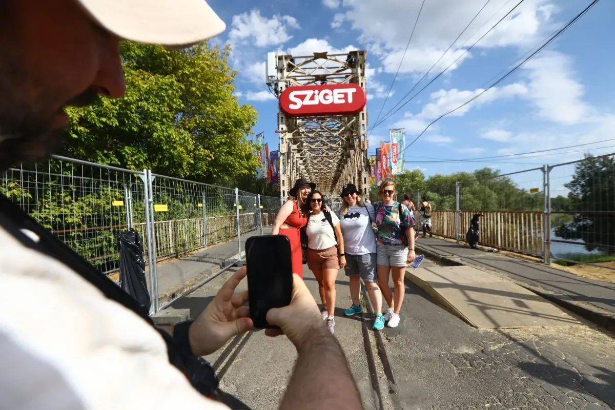 A sziget-fesztiválon életre szóló barátságok kötődnek