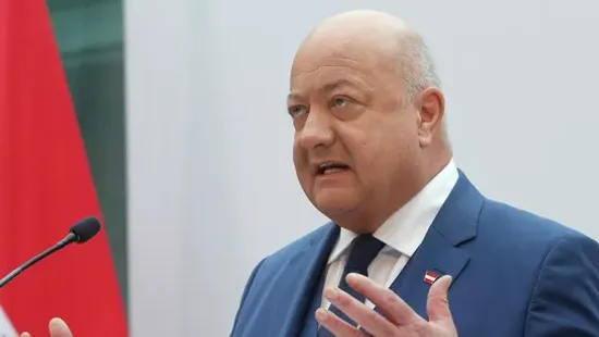 Az osztrák kancellár szerint tárgyalni kell Putyinnal