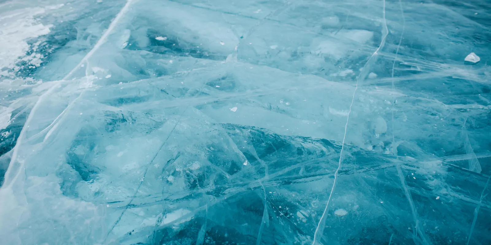 Jeges vízbe esett, perceken múlt az élete