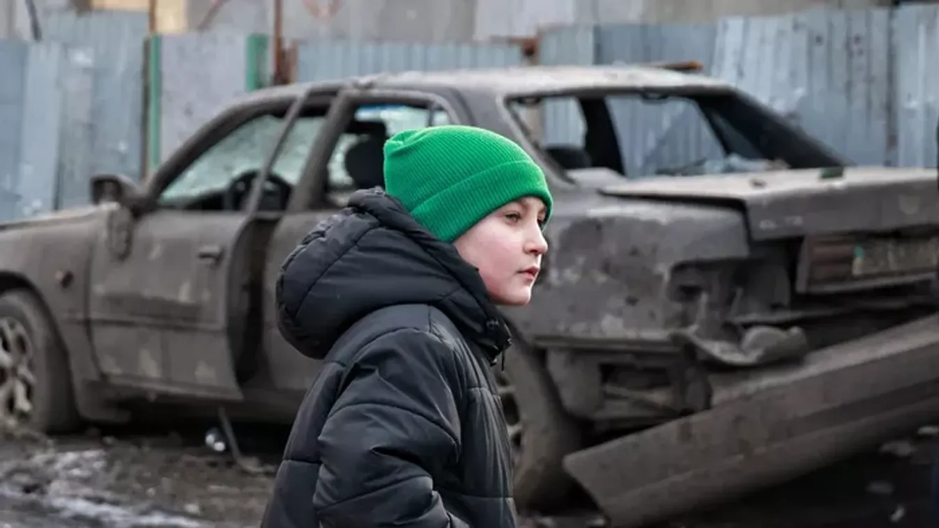 Így küldik haza a háborús Ukrajnába a menekülteket