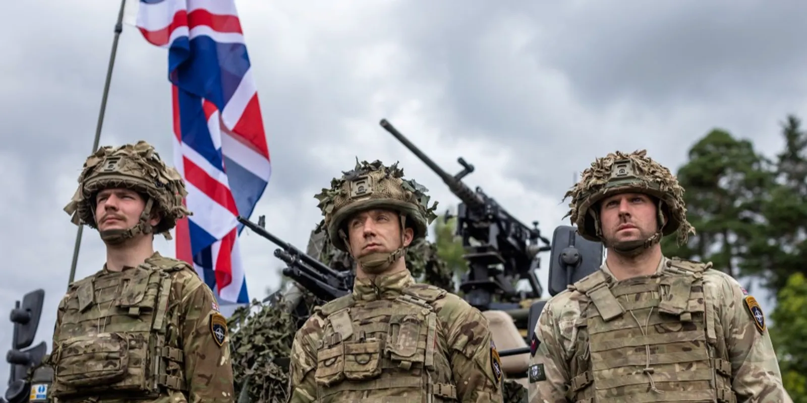 Brit és francia ejtőernyősök készülnek Ukrajnába