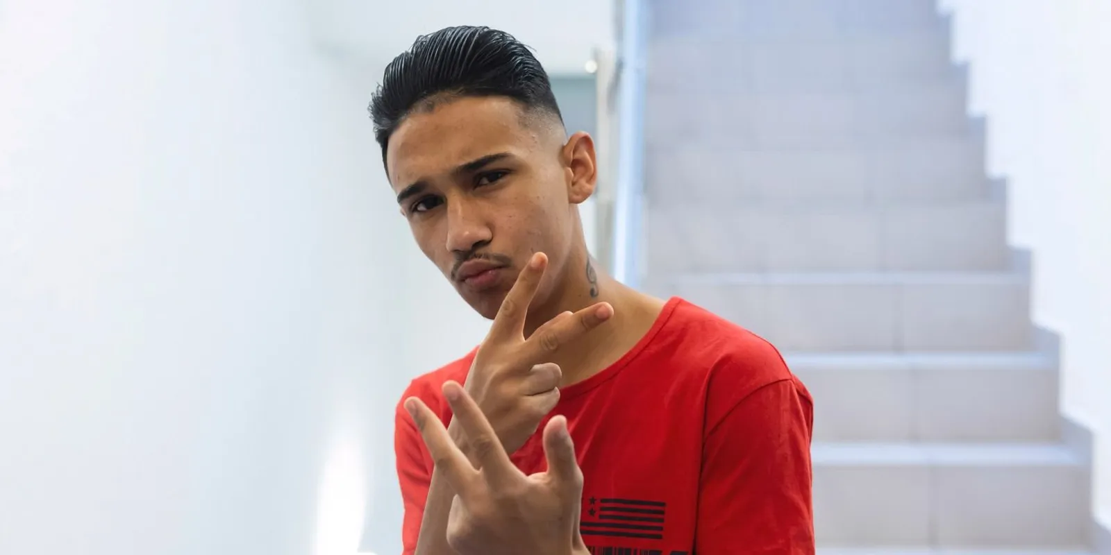 Ádám Attila apja megvédte az énekest új száma miatt