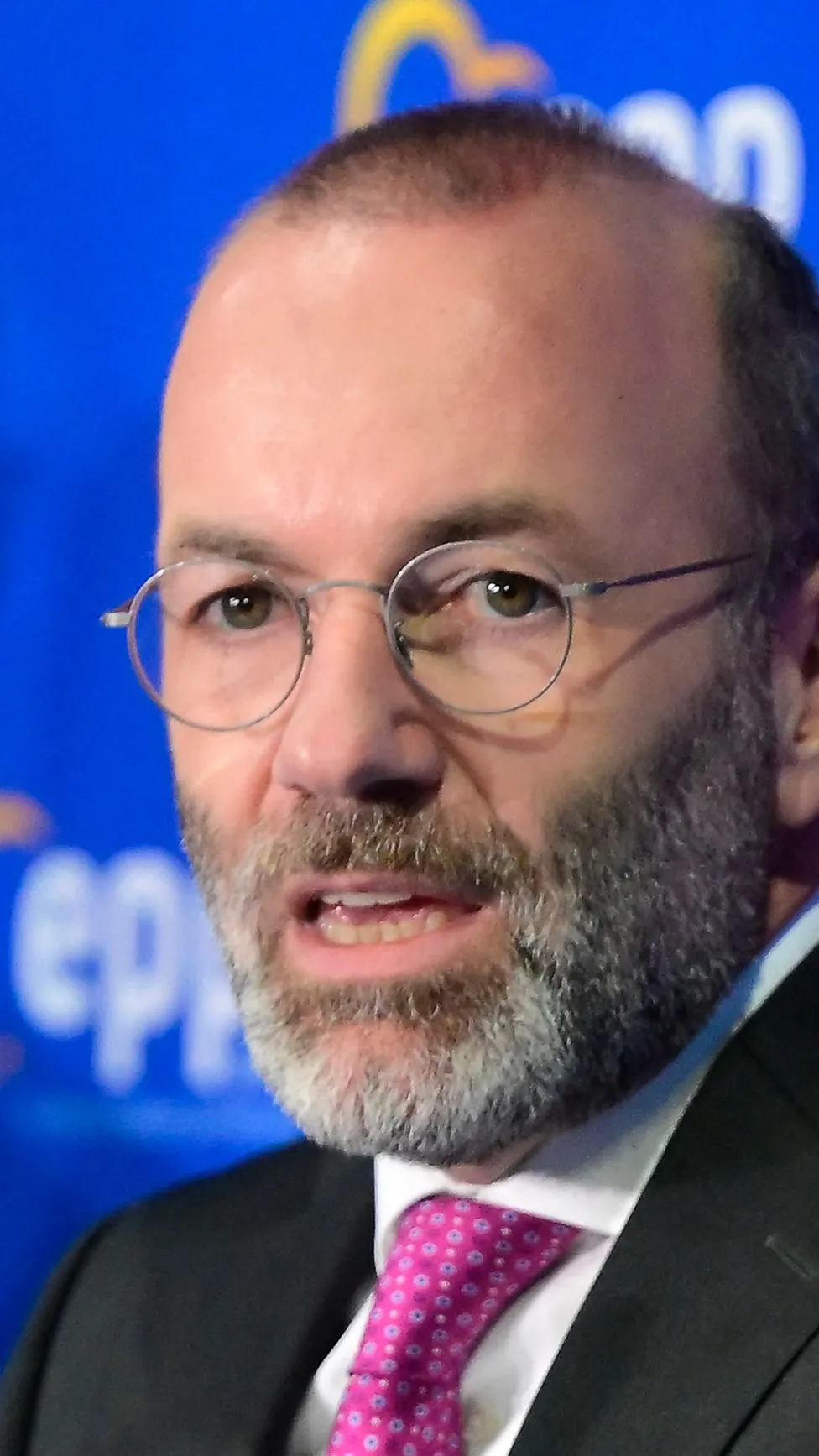 Ha Brüsszelen múlna, már holnap az Ukrán háborúban lennél