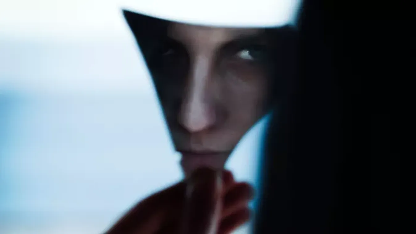 Vigyázz a tükörrel! A magyar Nostradamus jóslata: kétszer sújt le péntek 13, ez vár ránk